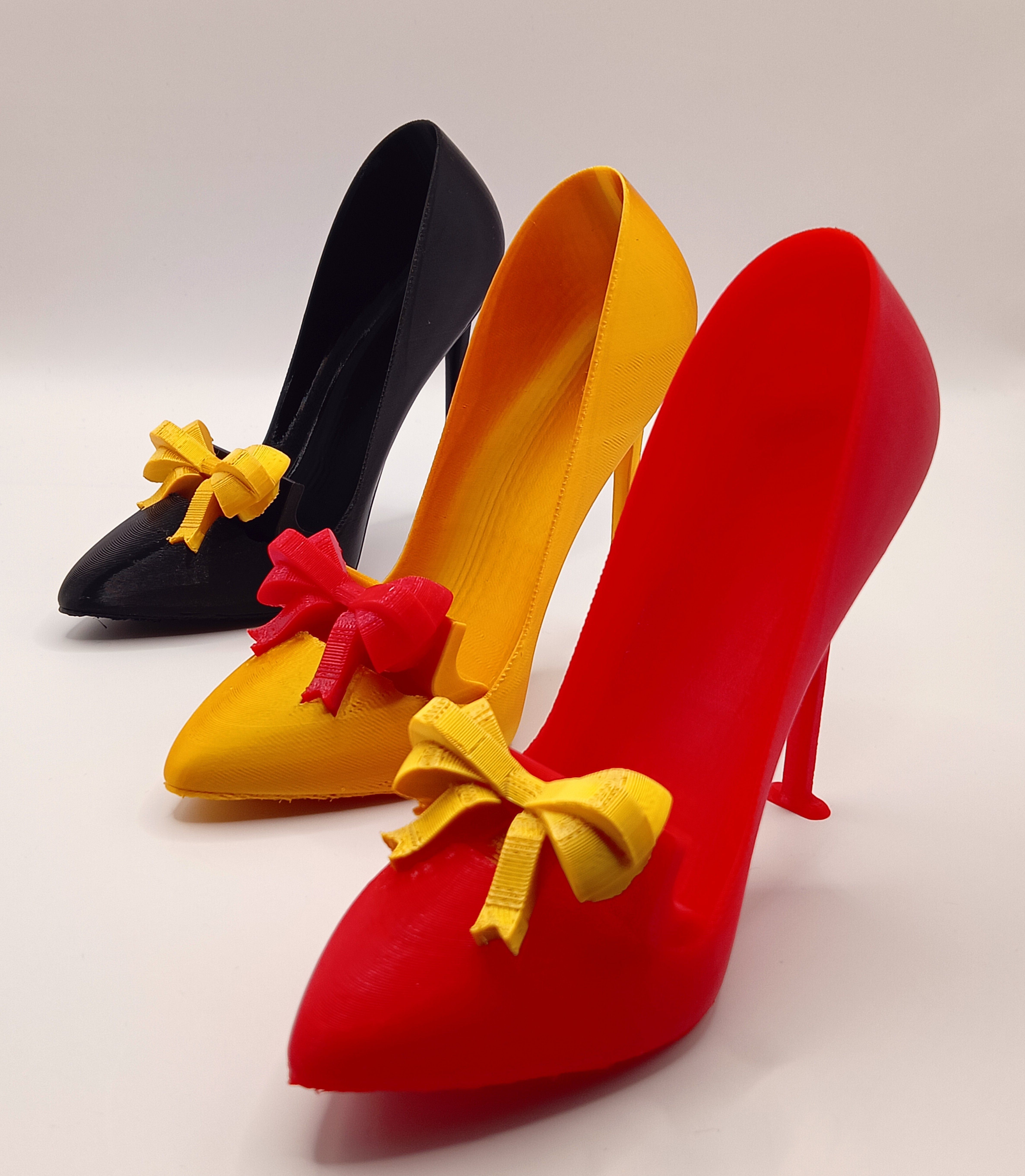 Stojak na telefon But szpilka